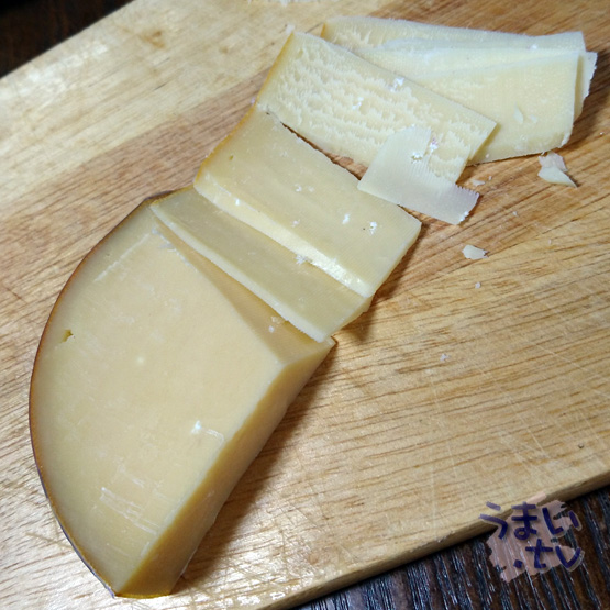 オランダ産スモークチーズ　　プリマドンナ　８６８円