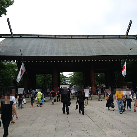 終戦記念日に靖国神社